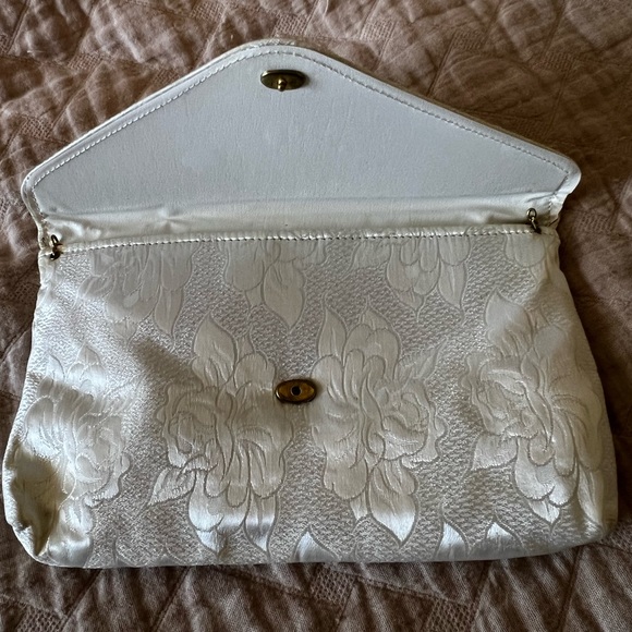 Vintage White Clutch with Rose Pattern - Picture 4 of 5